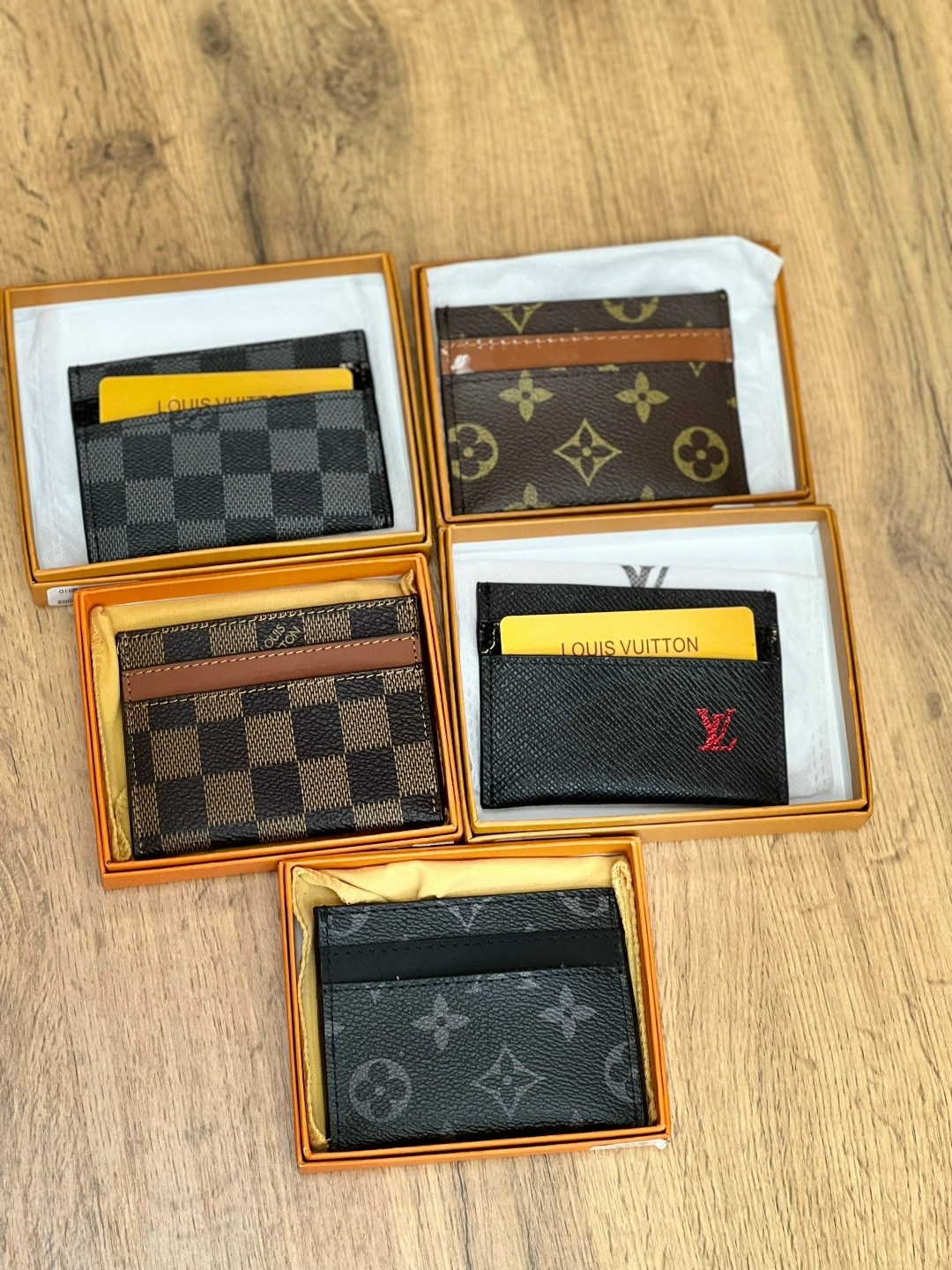 картхолдер louis vuitton,визитница louis vuitton,картхолдер луи виттон,кошелек мужской louis vuitton,картхолдеры louis vuitton