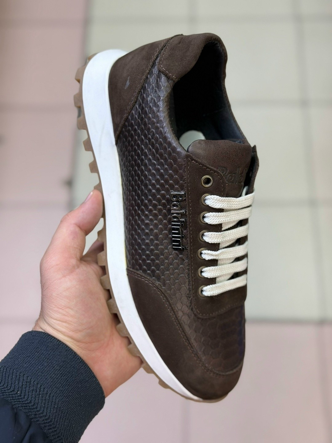 кроссовки emporio armani,кожаные кроссовки emporio armani,кроссовки мужские armani,,кроссовки armani