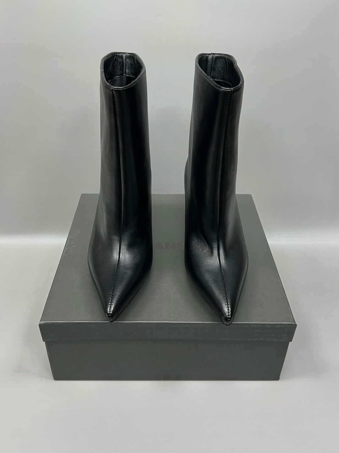 экю 90 кожаные ботильоны saint laurent нуар,balenciaga ботильоны,кожаные ботильоны,ботильоны женские,женские ботильоны celine