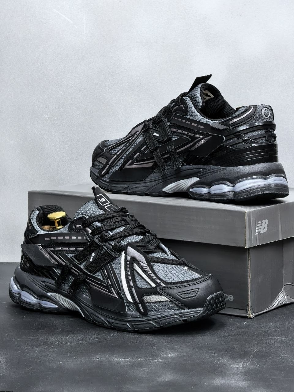 кроссовки женские balenciaga runner sneaker worn-out черный,кроссовки balenciaga runner,кроссовки,кроссовки track 2 trainer black balenciaga,кроссовки balenciaga under armour x runner sneaker black