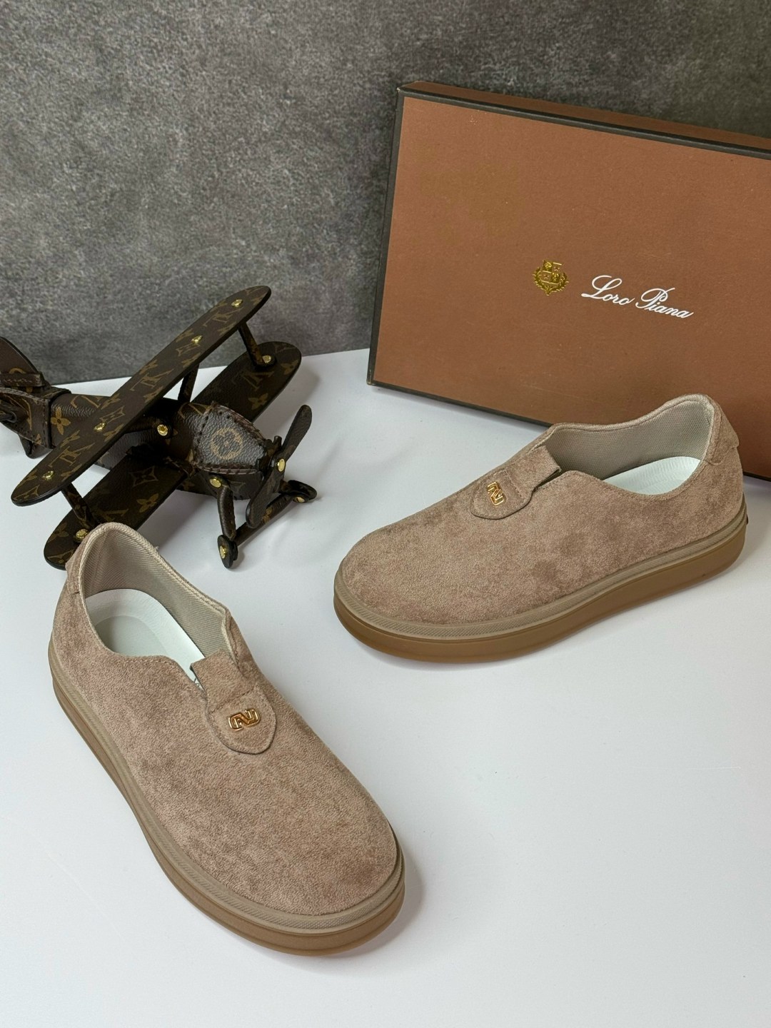 лоферы из натуральной замши loro piana premium shoes,,лоферы loro piana,лоферы женские из натуральной замши,лоферы женские замшевые бежевые