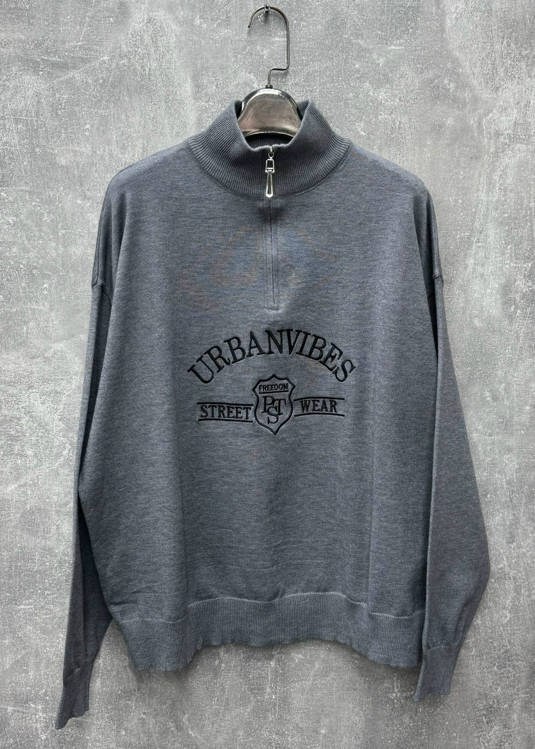 свитшот женская,женская кофта,широкие джинсы,модные джинсы,женские джинсы