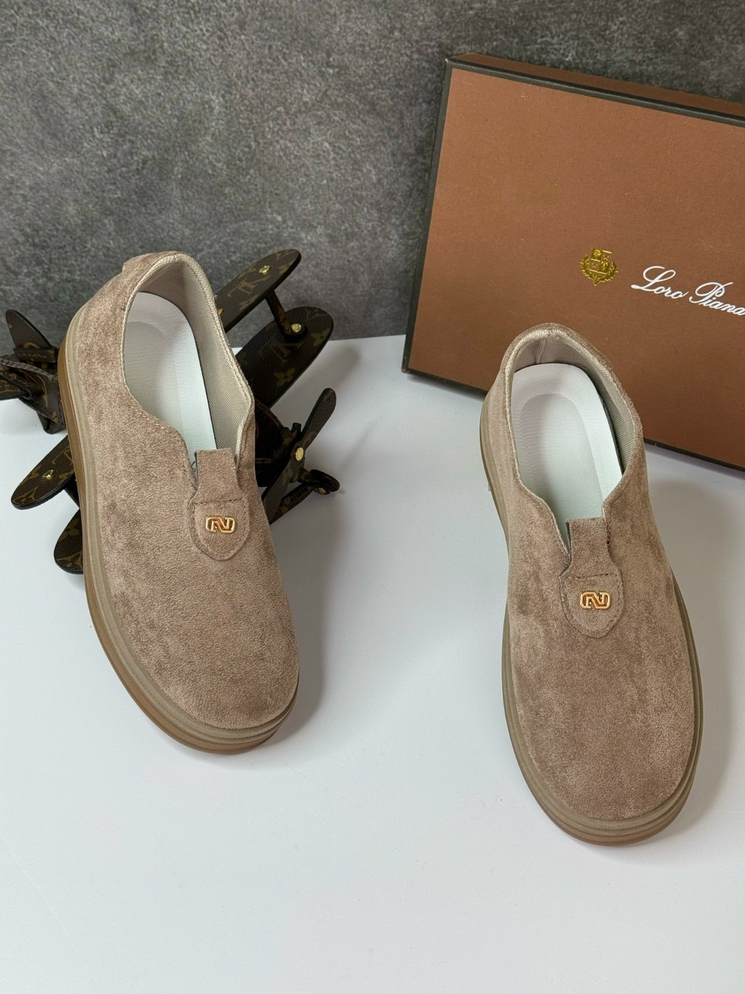 лоферы из натуральной замши loro piana premium shoes,,лоферы loro piana,лоферы женские из натуральной замши,лоферы женские замшевые бежевые