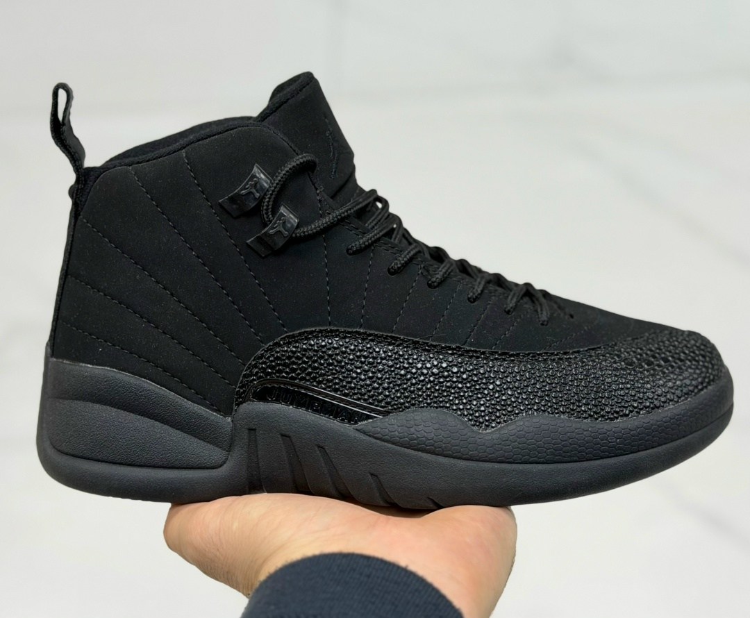 кроссовки air jordan 12 retro winterized gs triple black,баскетбольная ,кроссовки air jordan 12 retro winterized bq6850-001 черный,air jordan 12 retro,кроссовки 12 ретро air jordan черный