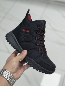 Кроссовки