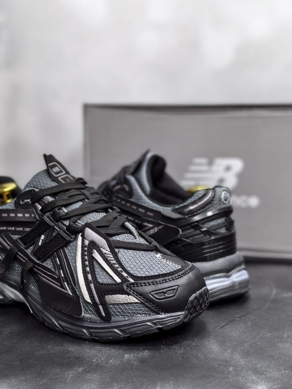 кроссовки женские balenciaga runner sneaker worn-out черный,кроссовки balenciaga runner,кроссовки,кроссовки track 2 trainer black balenciaga,кроссовки balenciaga under armour x runner sneaker black