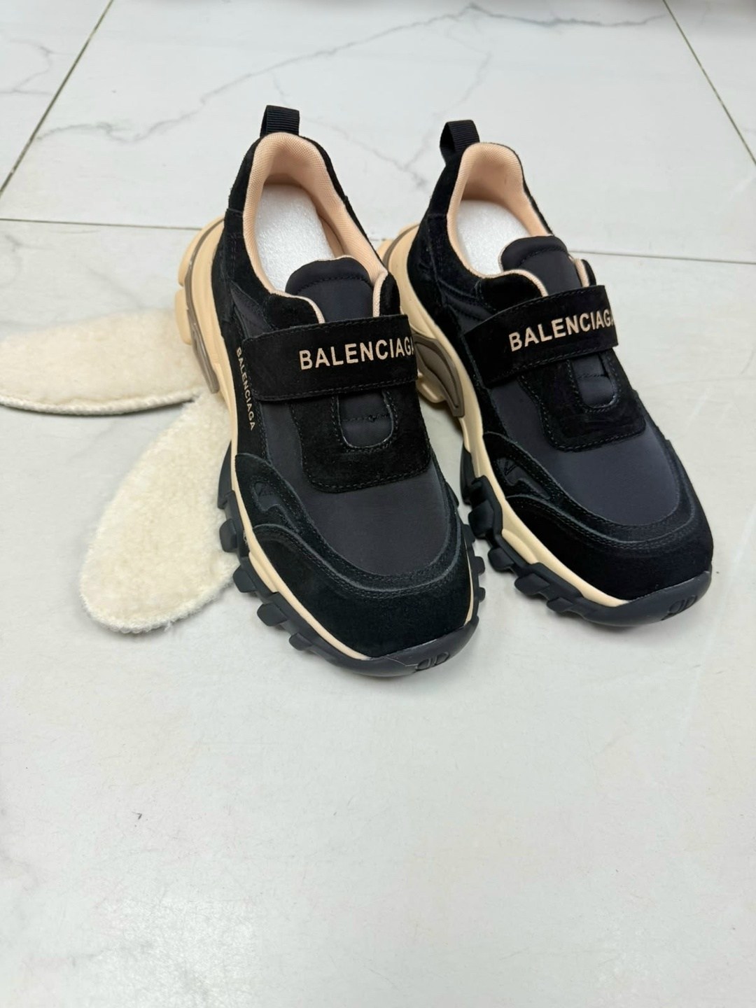 balmain кроссовки,,кроссовки balenciaga,кроссовки женские balenciaga,баленсиага кроссовки