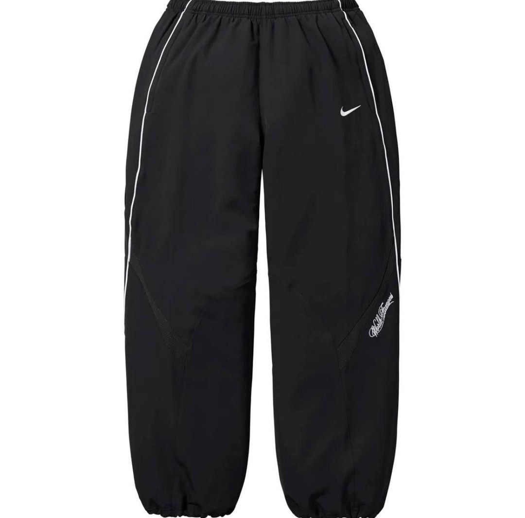 брюки спортивные мужские,nike sportswear swoosh woven pants black,спортивные брюки,спортивные штаны найк мужские широкие,спортивные штаны nike