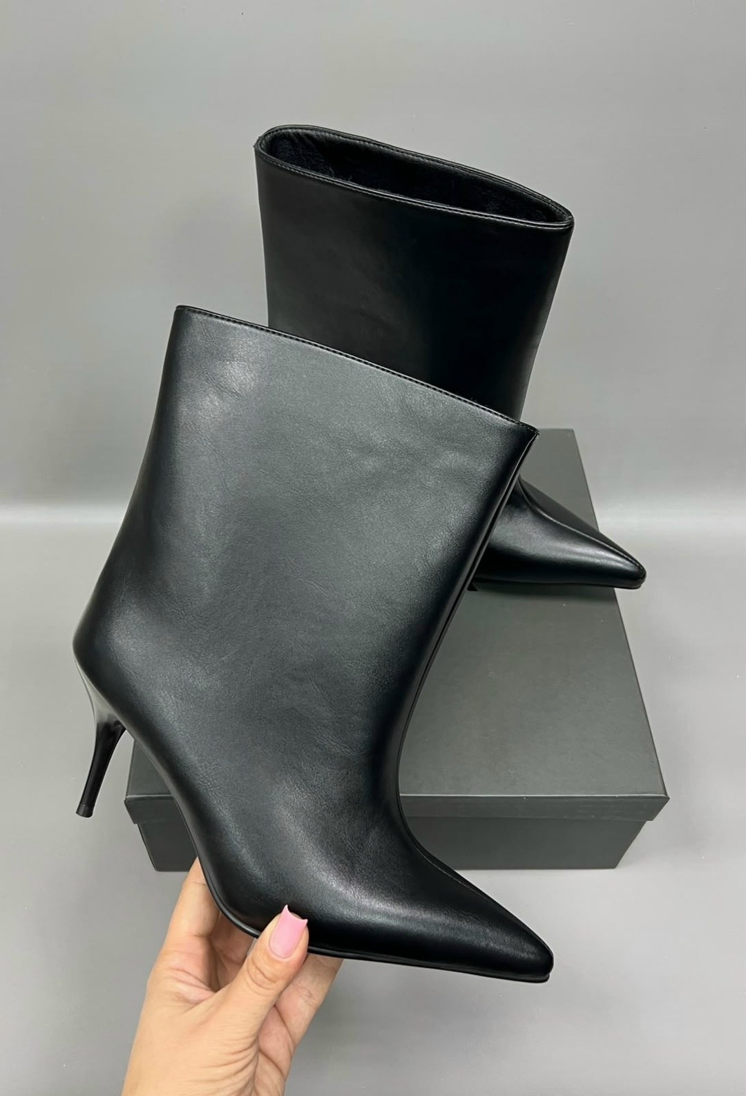 экю 90 кожаные ботильоны saint laurent нуар,balenciaga ботильоны,кожаные ботильоны,ботильоны женские,женские ботильоны celine