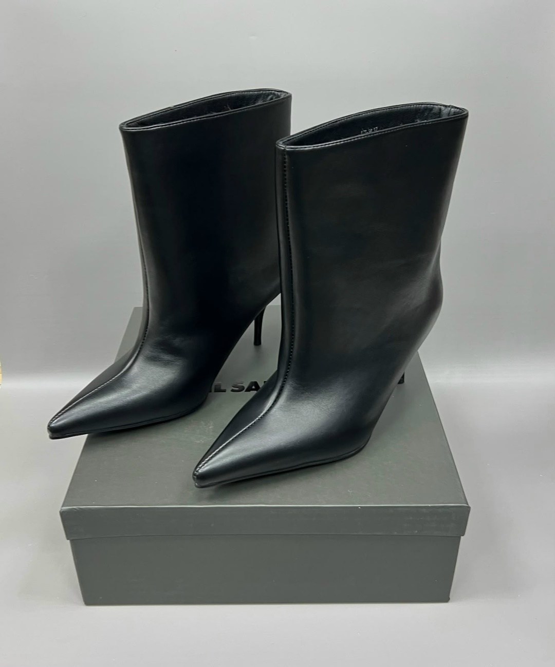 экю 90 кожаные ботильоны saint laurent нуар,balenciaga ботильоны,кожаные ботильоны,ботильоны женские,женские ботильоны celine