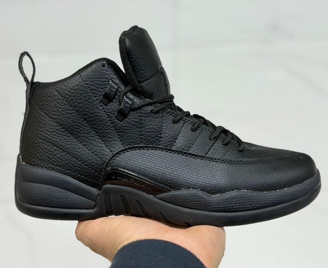 кроссовки air jordan 12 retro winterized gs triple black,баскетбольная ,кроссовки air jordan 12 retro winterized bq6850-001 черный,air jordan 12 retro,кроссовки 12 ретро air jordan черный