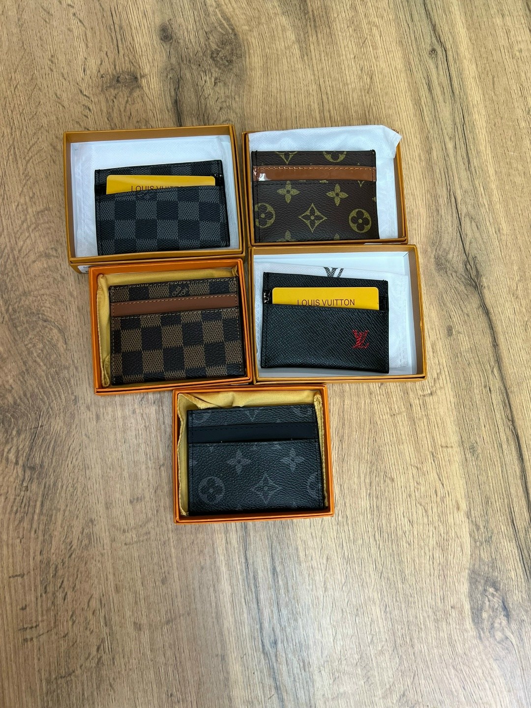 картхолдер louis vuitton,визитница louis vuitton,картхолдер луи виттон,кошелек мужской louis vuitton,картхолдеры louis vuitton