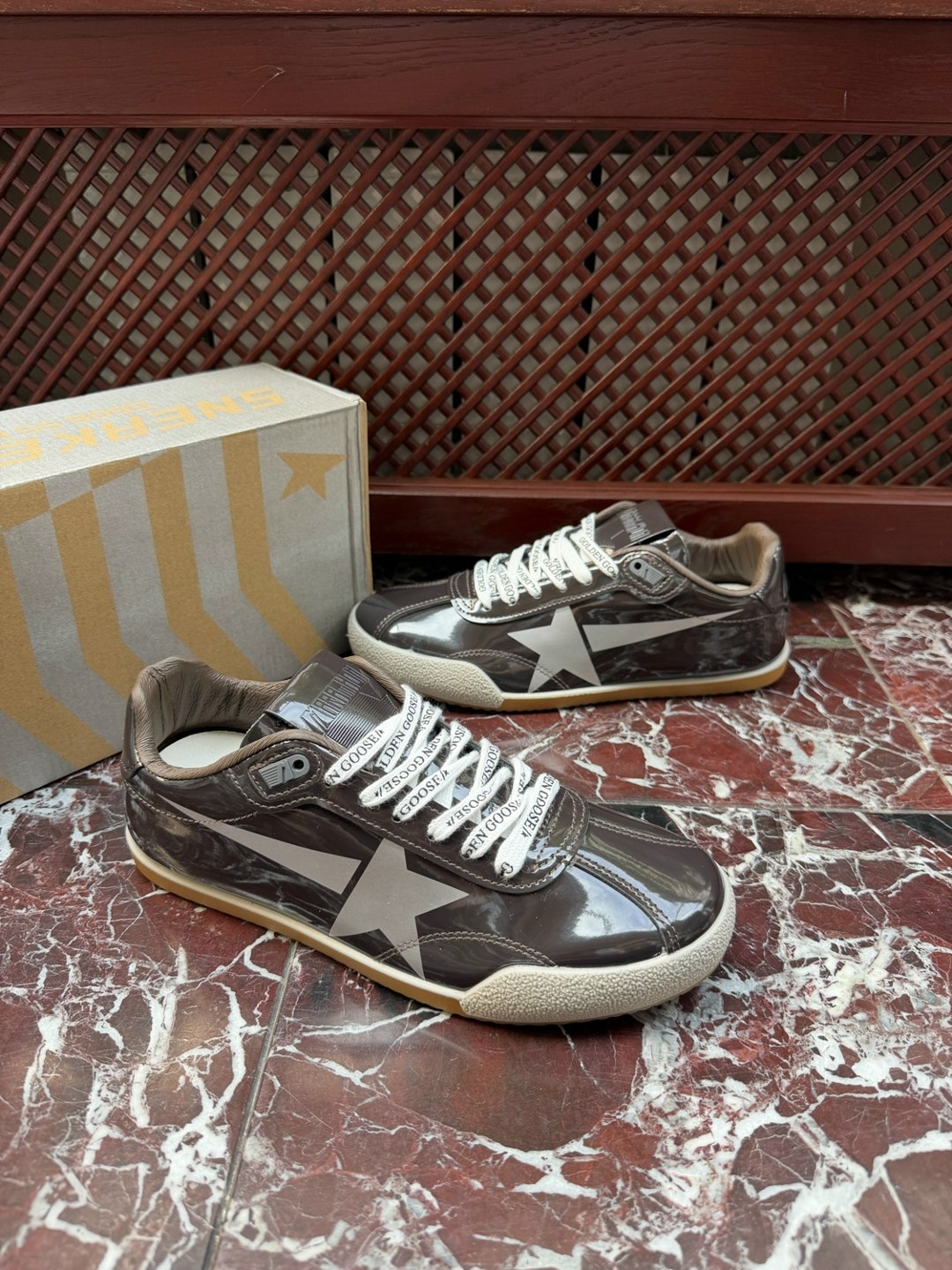 кроссовки golden goose,golden goose sneakers,кроссовки golden goose superstar distressed black silver,кеды golden goose,