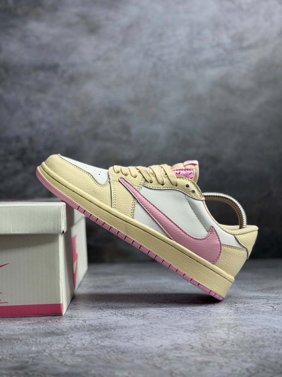 travis scott x air jordan 1 low sail/shy pink,nike air jordan 1 low x travis scott,кроссовки nike air jordan 1 travis scott,nike air jordan 1 low x travis scott sail shy pink,кроссовки air jordan 1
