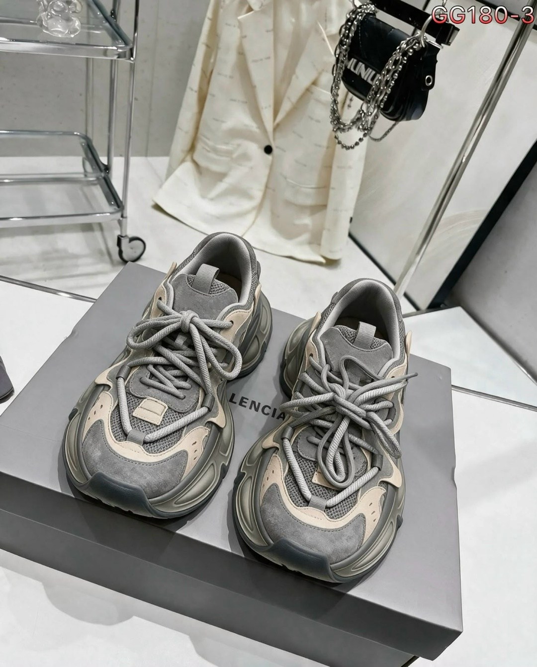 кроссовки женские баленсиага,кроссовки balenciaga,розовые кроссовки баленсиага track,женские кроссовки balenciaga,balenciaga 3xl sneakers