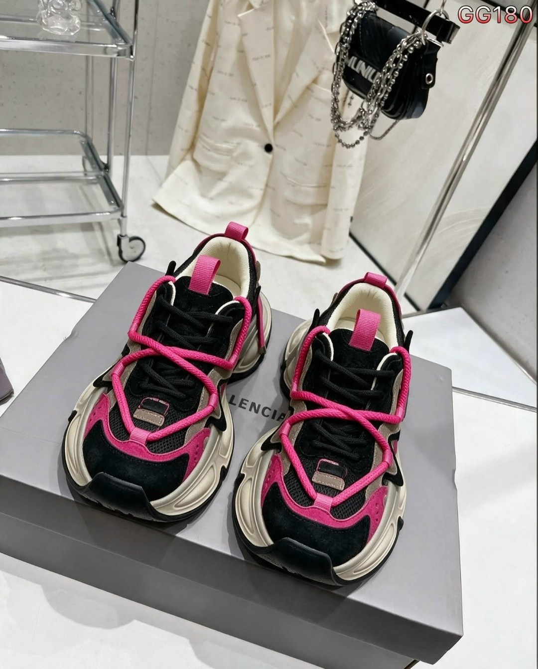 кроссовки женские баленсиага,кроссовки balenciaga,розовые кроссовки баленсиага track,женские кроссовки balenciaga,balenciaga 3xl sneakers