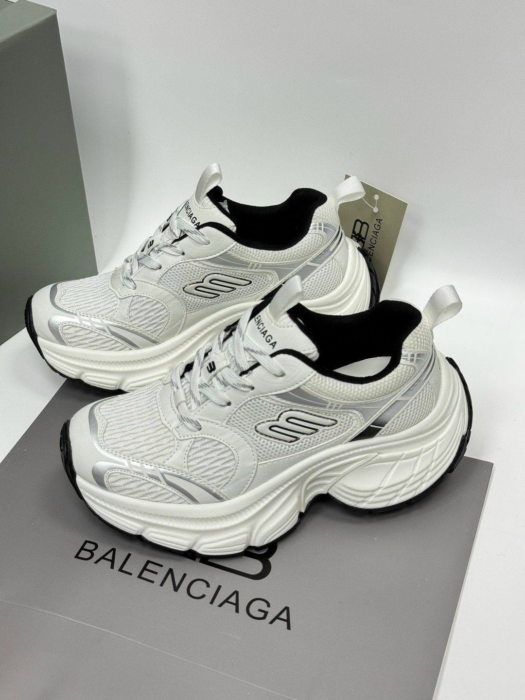 кроссовки женские balenciaga,белые черные серые кроссовки balenciaga 10xl,кроссовки balenciaga,кроссовки balenciaga 10xl,кроссовки баленсиага balenciaga 209437396