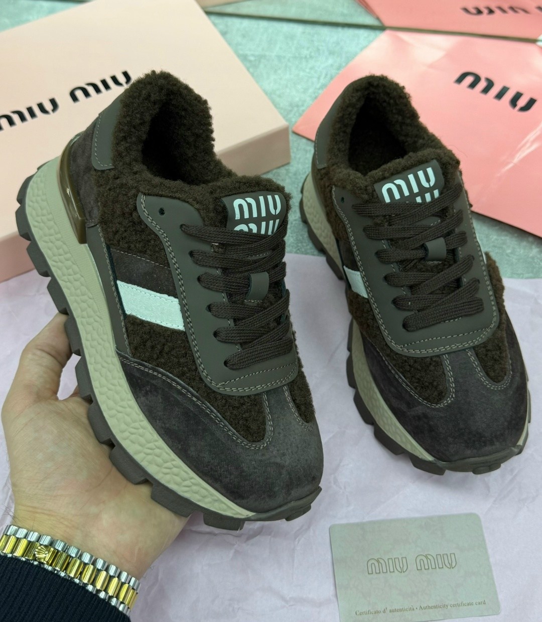 женские кроссовки miu miu,кроссовки miu miu с мехом зимние,кроссовки miu miu,кроссовки miu,премиальные зимние кроссовки miu miu