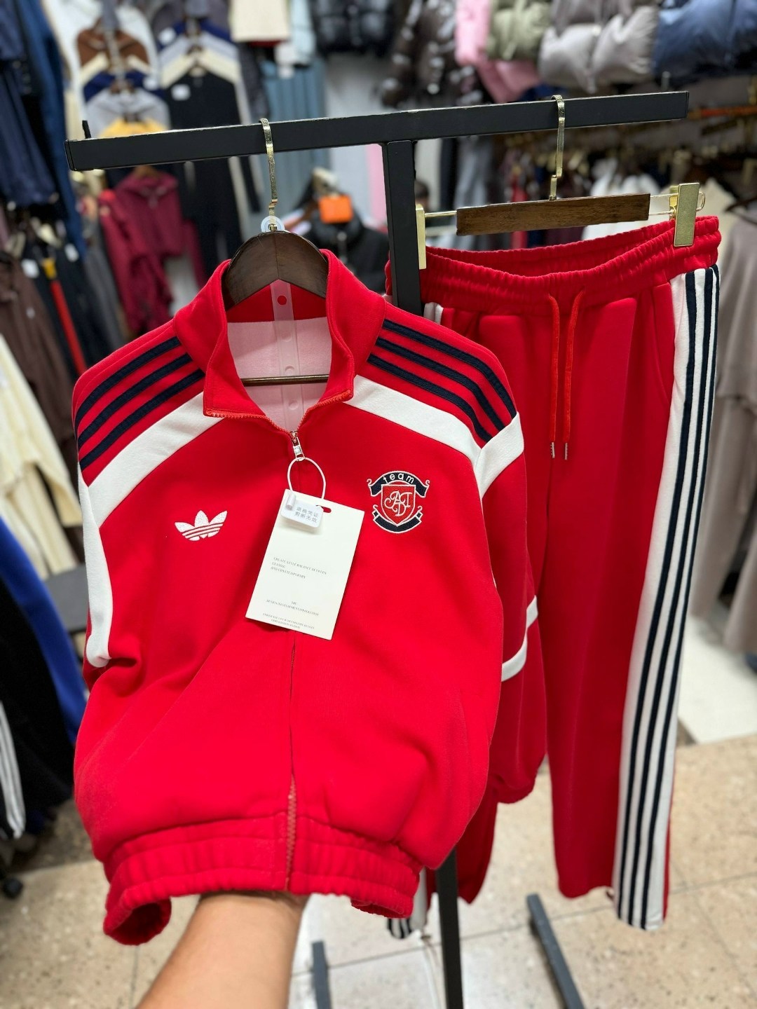 спортивный костюм adidas originals,оранжевый костюм адидас мужской,оранжевая олимпийка адидас,костюм адидас sst оранжевый,adidas tracksuit