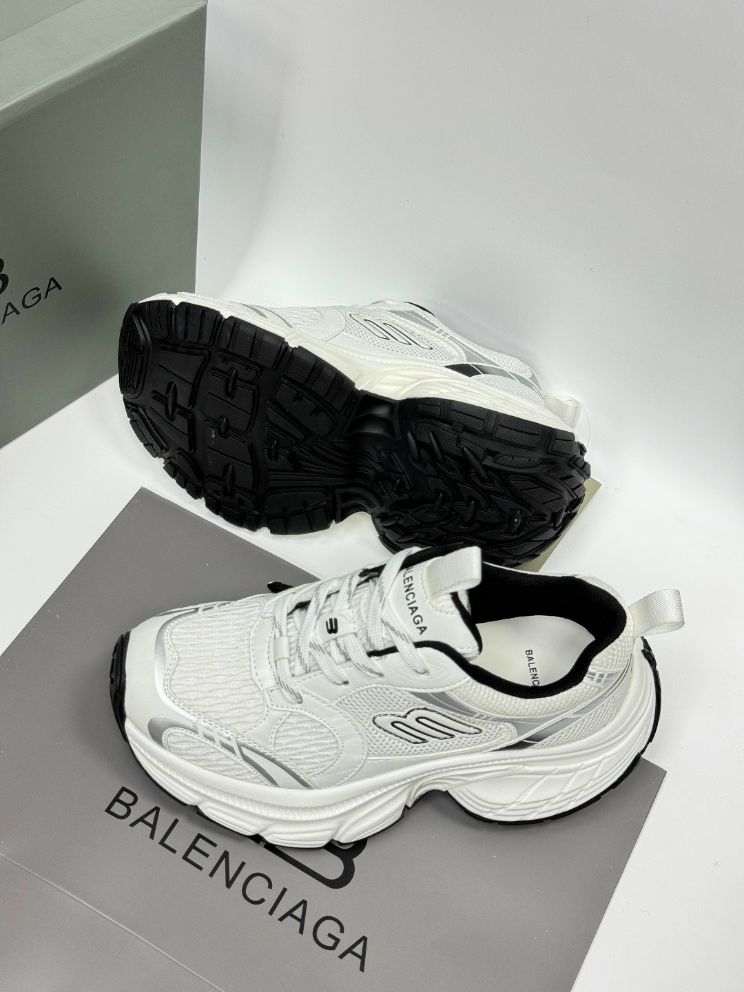 кроссовки женские balenciaga,белые черные серые кроссовки balenciaga 10xl,кроссовки balenciaga,кроссовки balenciaga 10xl,кроссовки баленсиага balenciaga 209437396