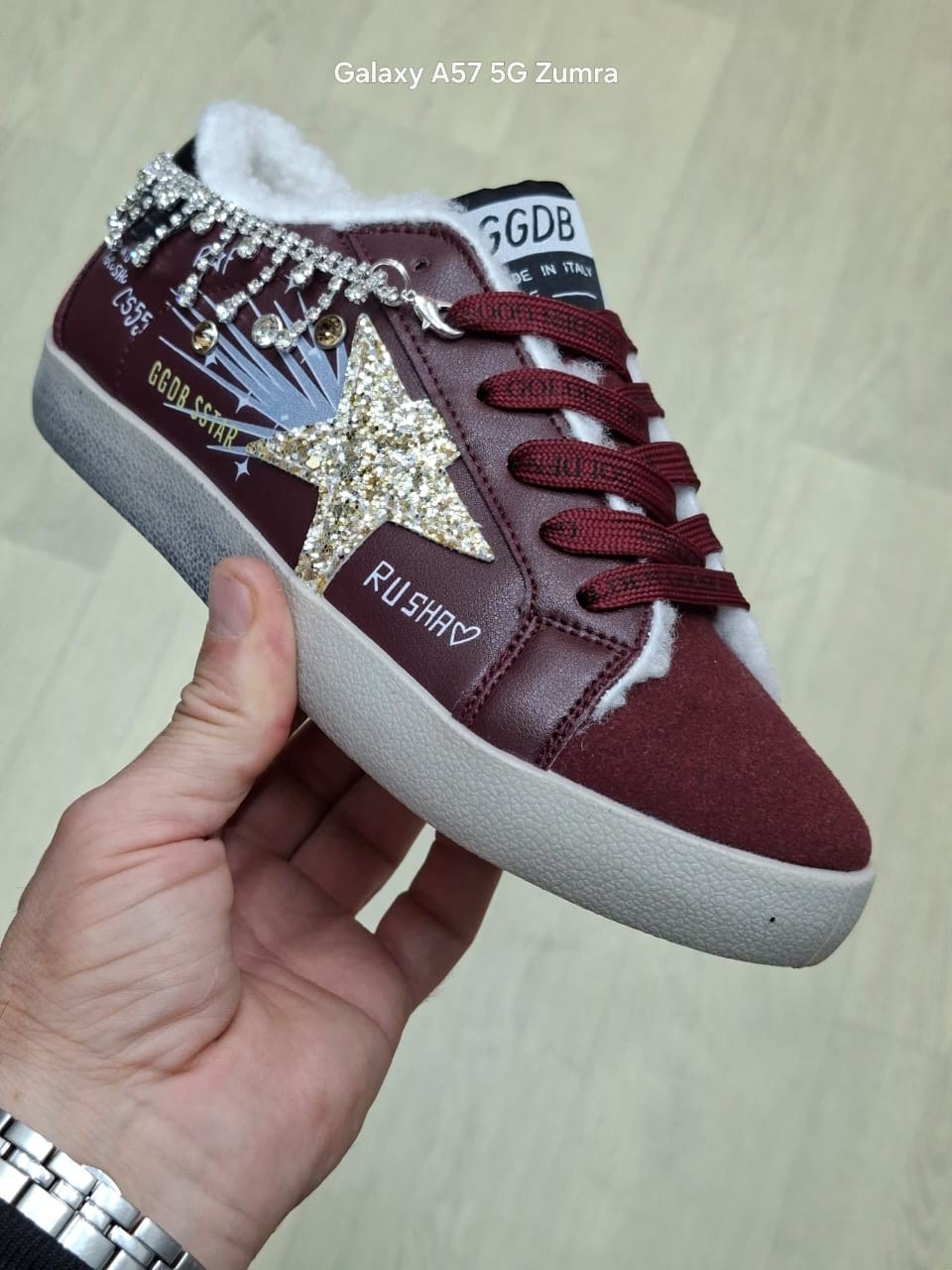 кеды женские golden goose a116527 зимние с мехом серебристые,,кеды зимние golden goose elkami,кеды зимние женские golden goose модель 618592,кеды с мехом