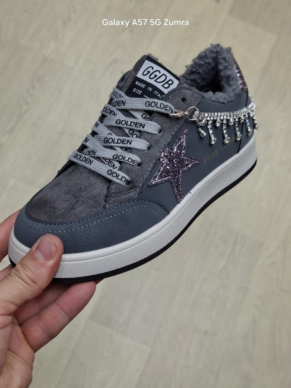 кеды женские golden goose a116527 зимние с мехом серебристые,,кеды зимние golden goose elkami,кеды зимние женские golden goose модель 618592,кеды с мехом