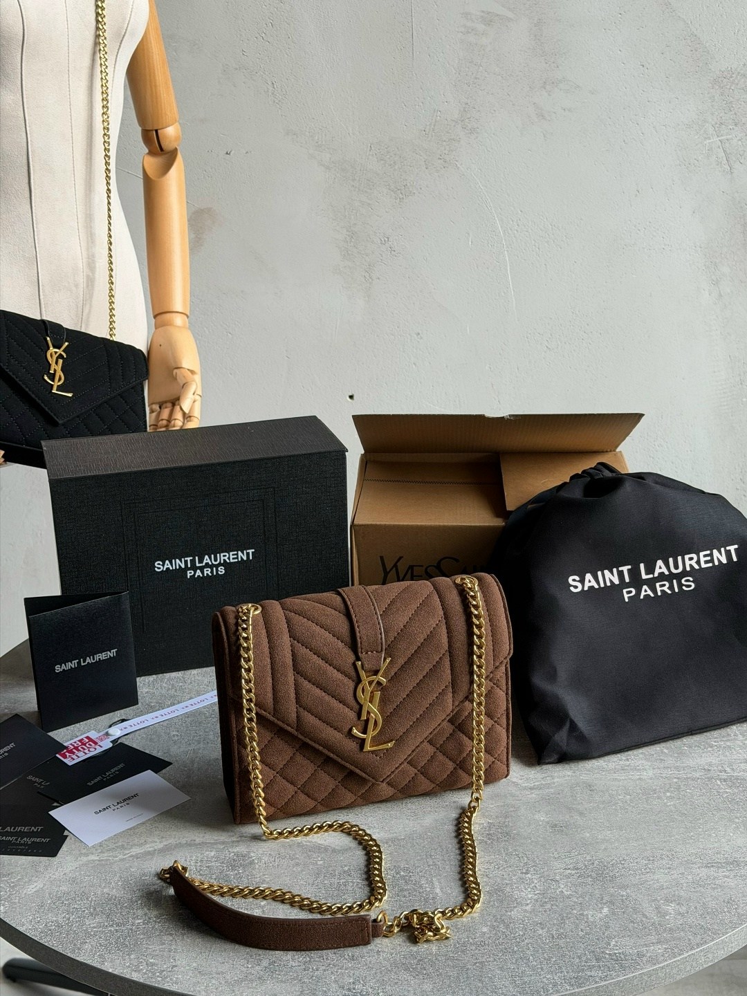 yves saint laurent сумка,сумка saint laurent,сумка saint laurent loulou замшевая,замшевая сумка yves saint laurent 32x23 см,маленькая стеганая сумка через плечо loulou saint laurent цвет brown