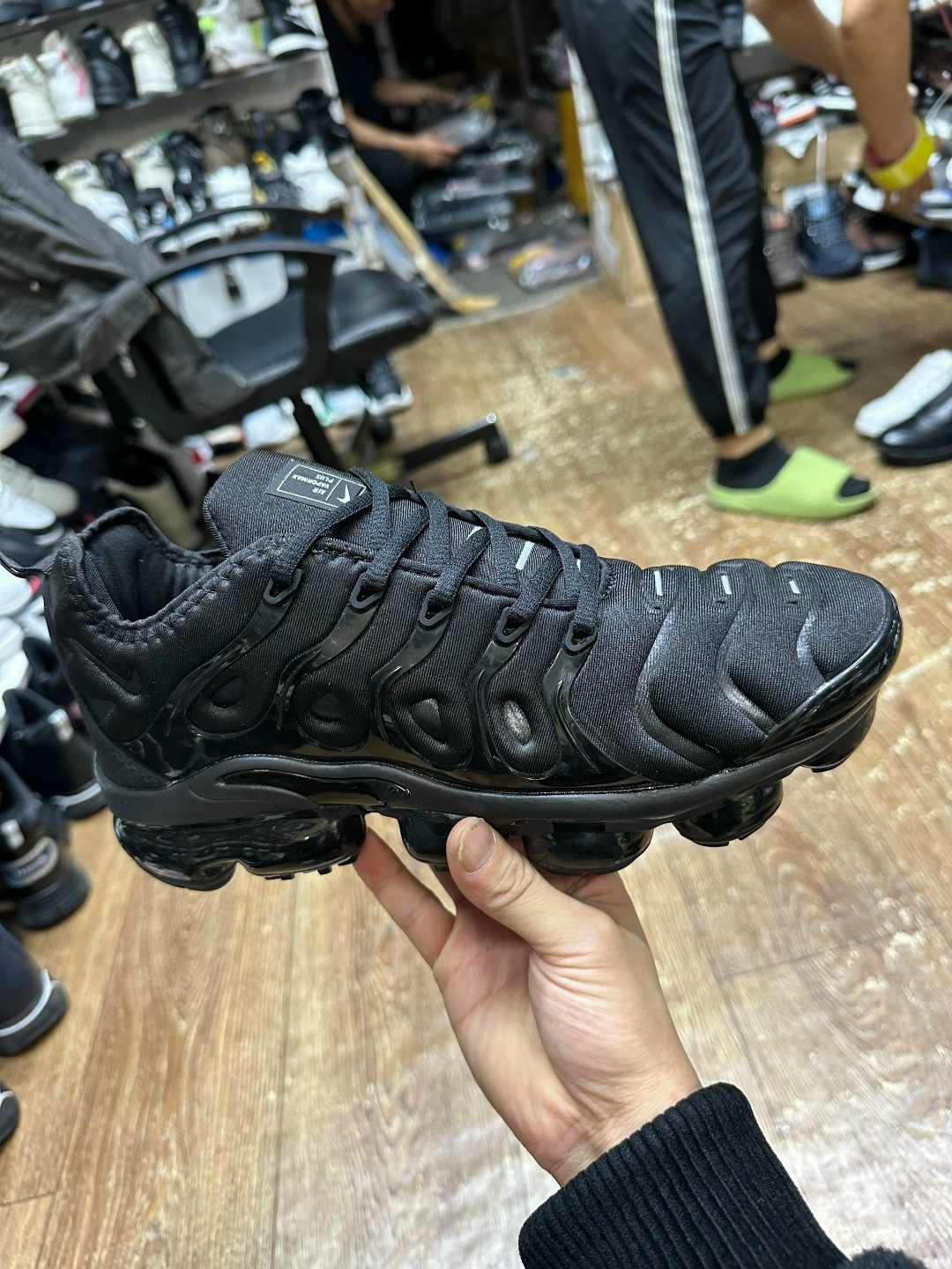 мужские кроссовки nike air vapormax plus black,кроссовки nike air max tn plus,мужские кроссовки nike air vapormax plus triple,кроссовки nike air vapormax plus,мужские кроссовки nike air vapormax plus