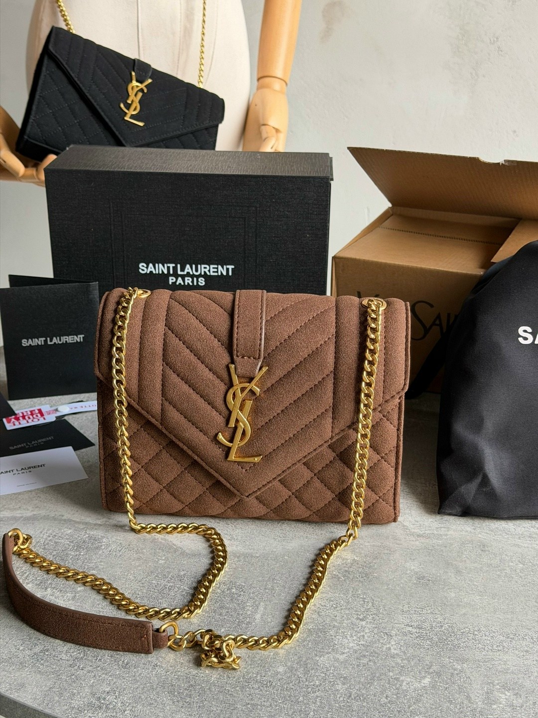 yves saint laurent сумка,сумка saint laurent,сумка saint laurent loulou замшевая,замшевая сумка yves saint laurent 32x23 см,маленькая стеганая сумка через плечо loulou saint laurent цвет brown