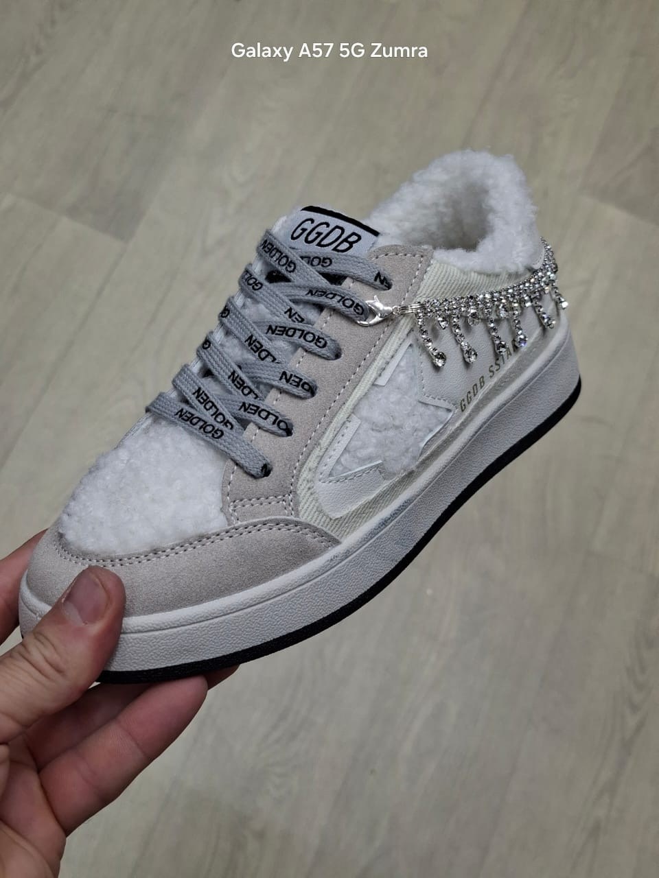 кеды женские golden goose a116527 зимние с мехом серебристые,,кеды зимние golden goose elkami,кеды зимние женские golden goose модель 618592,кеды с мехом