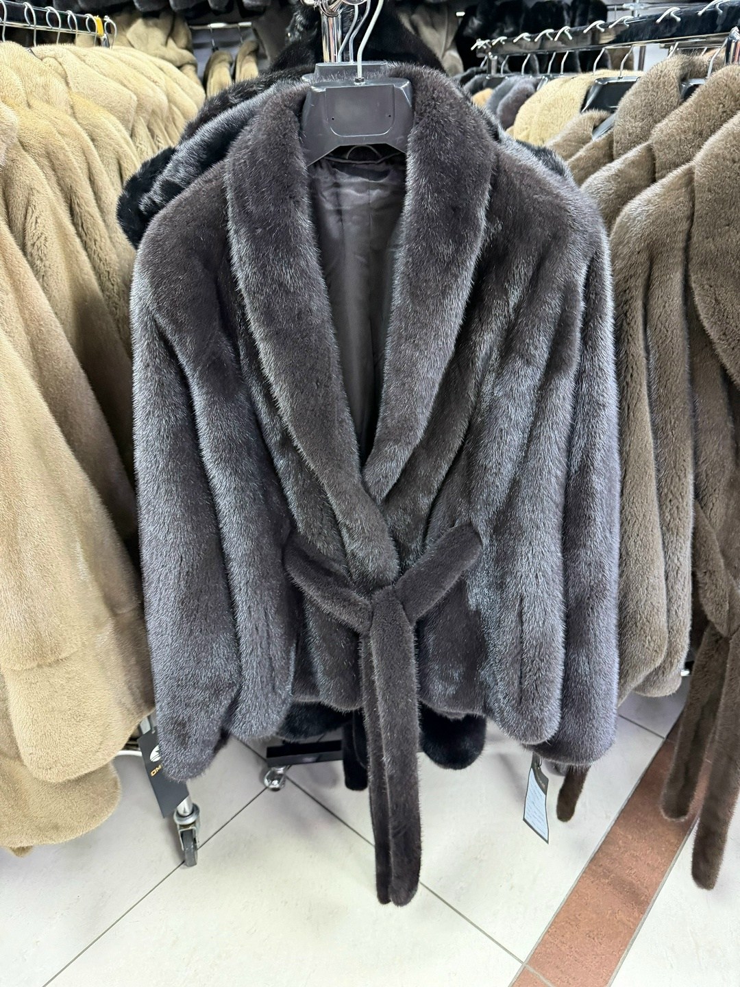 норковая шуба,шуба,шуба норковая с английским воротником,шуба из норки nafa с воротником,шуба из меха норки