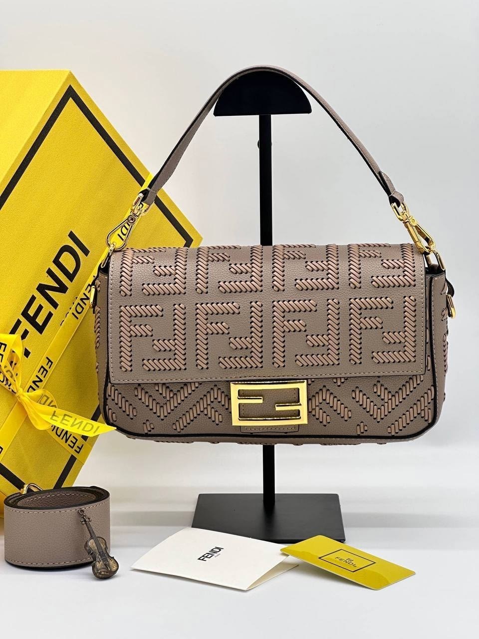 fendi сумка,fendi сумка багет,fendi сумка на плечо,fendi сумка fendi,женская сумка fendi