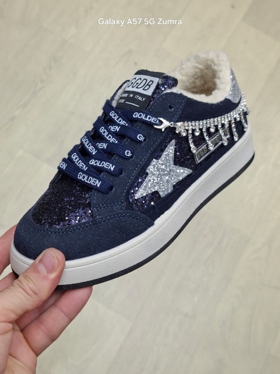 кеды женские golden goose a116527 зимние с мехом серебристые,,кеды зимние golden goose elkami,кеды зимние женские golden goose модель 618592,кеды с мехом