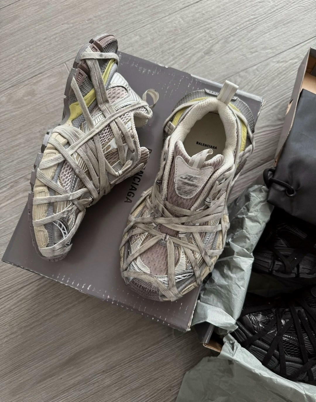 кроссовки женские balenciaga,кроссовки balenciaga,кроссовки balenciaga wmns track 2 sneaker white light yellow,кроссовки balenciaga track женские,кроссовки balenciaga 3xl extreme lace sneaker white pi