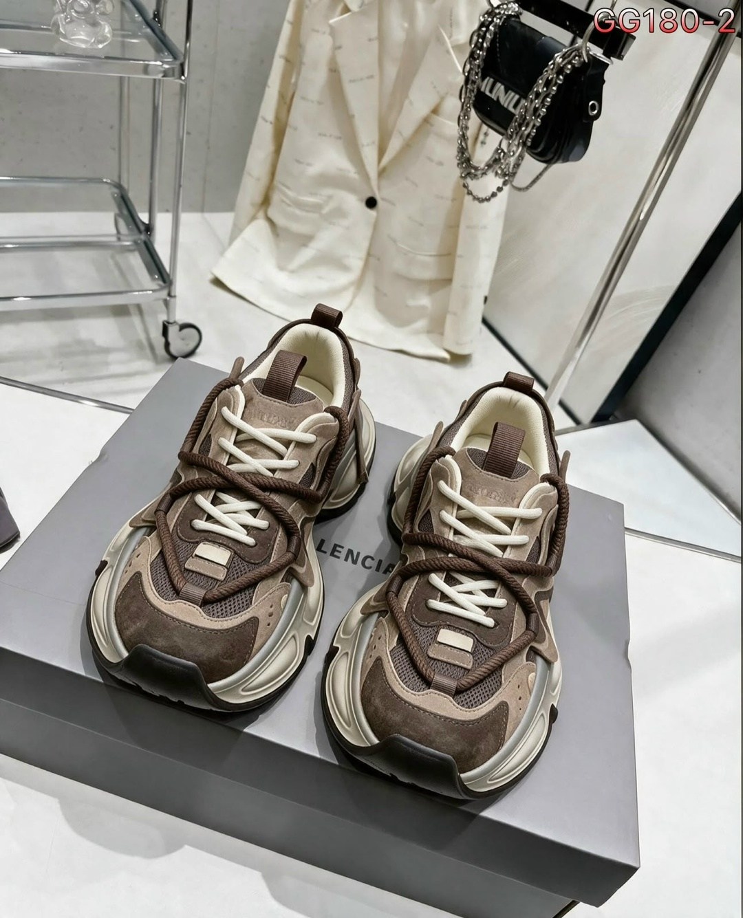 кроссовки женские баленсиага,кроссовки balenciaga,розовые кроссовки баленсиага track,женские кроссовки balenciaga,balenciaga 3xl sneakers