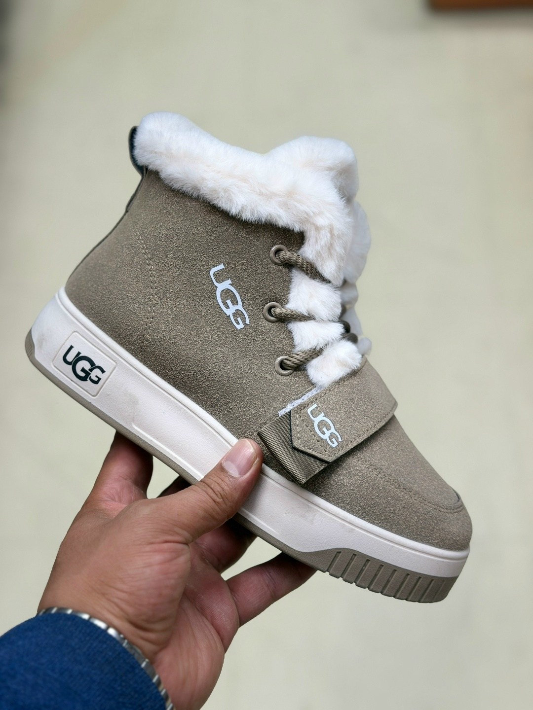 ,зимние кроссовки ugg,женские угги,женская зимняя ,женские кроссовки зимние