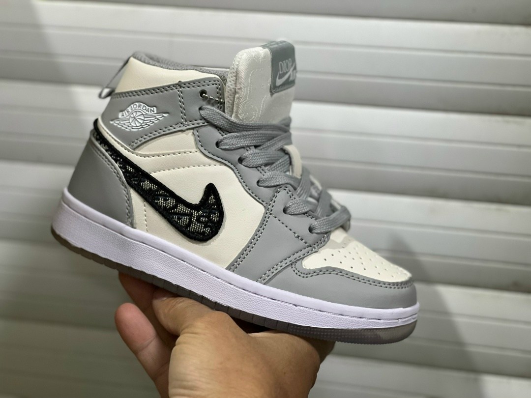 air jordan 1 mid royal blue laser orange,nike air jordan 1 mid,air jordan 1 mid,air jordan 1 mid gs,jordan 1 mid white laser orange deep royal blue