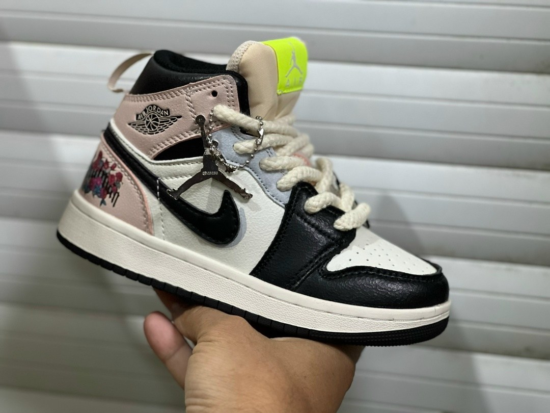 air jordan 1 mid royal blue laser orange,nike air jordan 1 mid,air jordan 1 mid,air jordan 1 mid gs,jordan 1 mid white laser orange deep royal blue