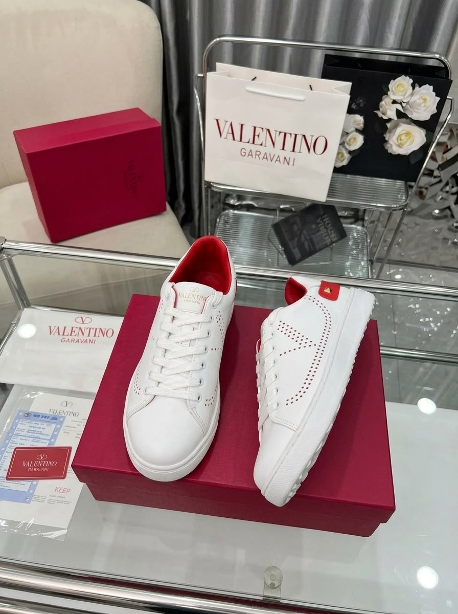 кроссовки женские valentino,кеды valentino,valentino кроссовки,,кеды valentino garavani