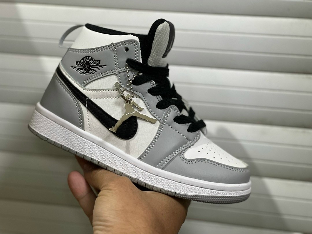 кроссовки nike air jordan 1,кроссовки nike air jordan 1 retro high,кроссовки nike air jordan 1 retro high og,кроссовки nike air jordan 1 mid,nike air jordan 1 mid