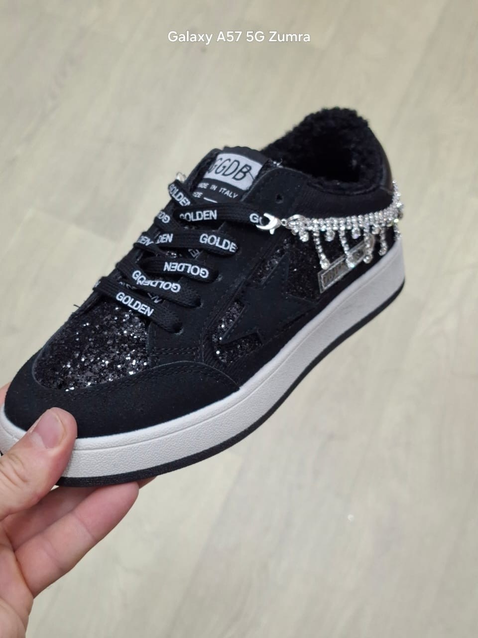 кеды женские golden goose a116527 зимние с мехом серебристые,,кеды зимние golden goose elkami,кеды зимние женские golden goose модель 618592,кеды с мехом