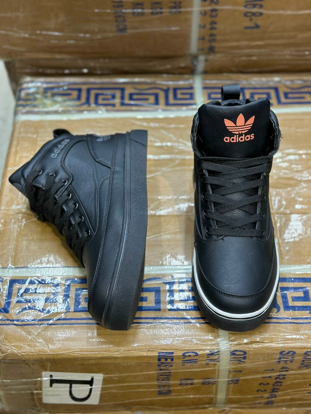 зимние кроссовки adidas,кроссовки зимние мужские adidas,кроссовки adidas,кроссовки мужские adidas,ботинки зимние adidas
