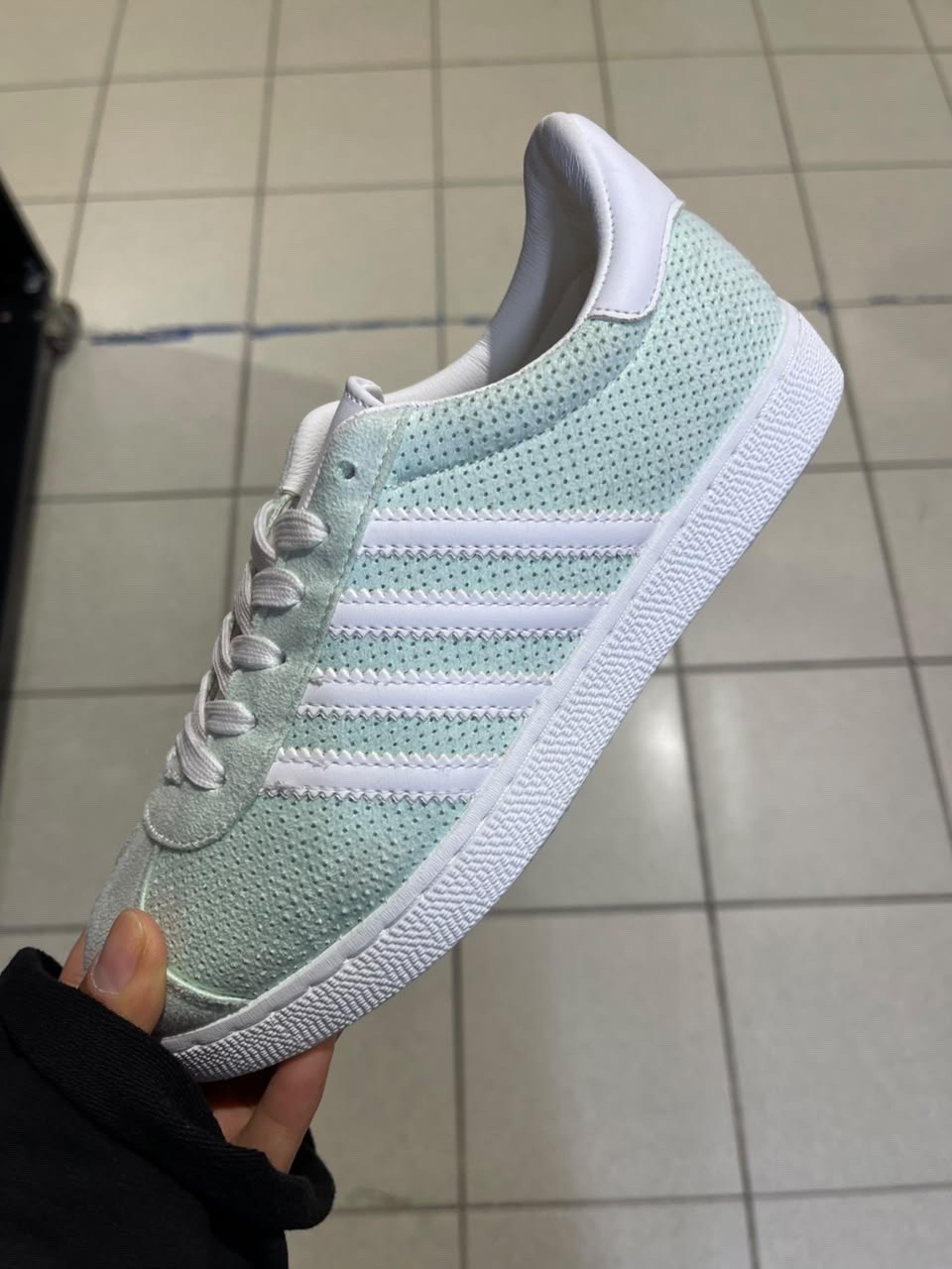 ,кроссовки adidas,adidas vl court 2.0 black,adidas gazelle,кроссовки мужские adidas