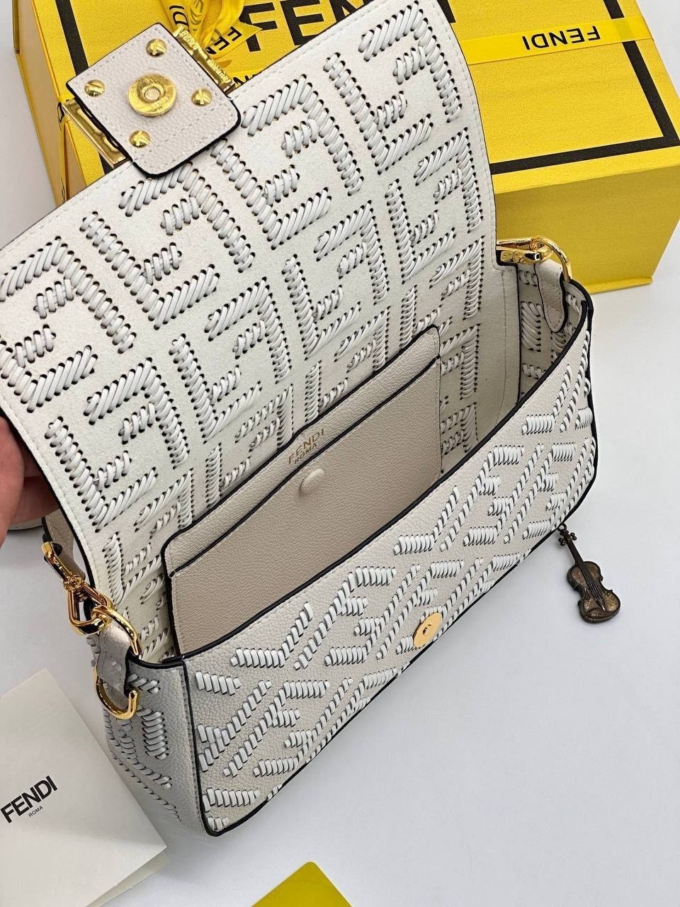 сумка fendi,сумка женская fendi,fendi сумка на плечо,сумка fendi baguette,сумки фенди