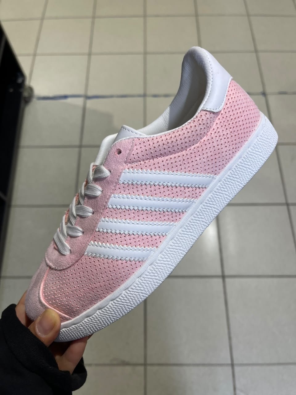 ,кроссовки adidas,adidas vl court 2.0 black,adidas gazelle,кроссовки мужские adidas