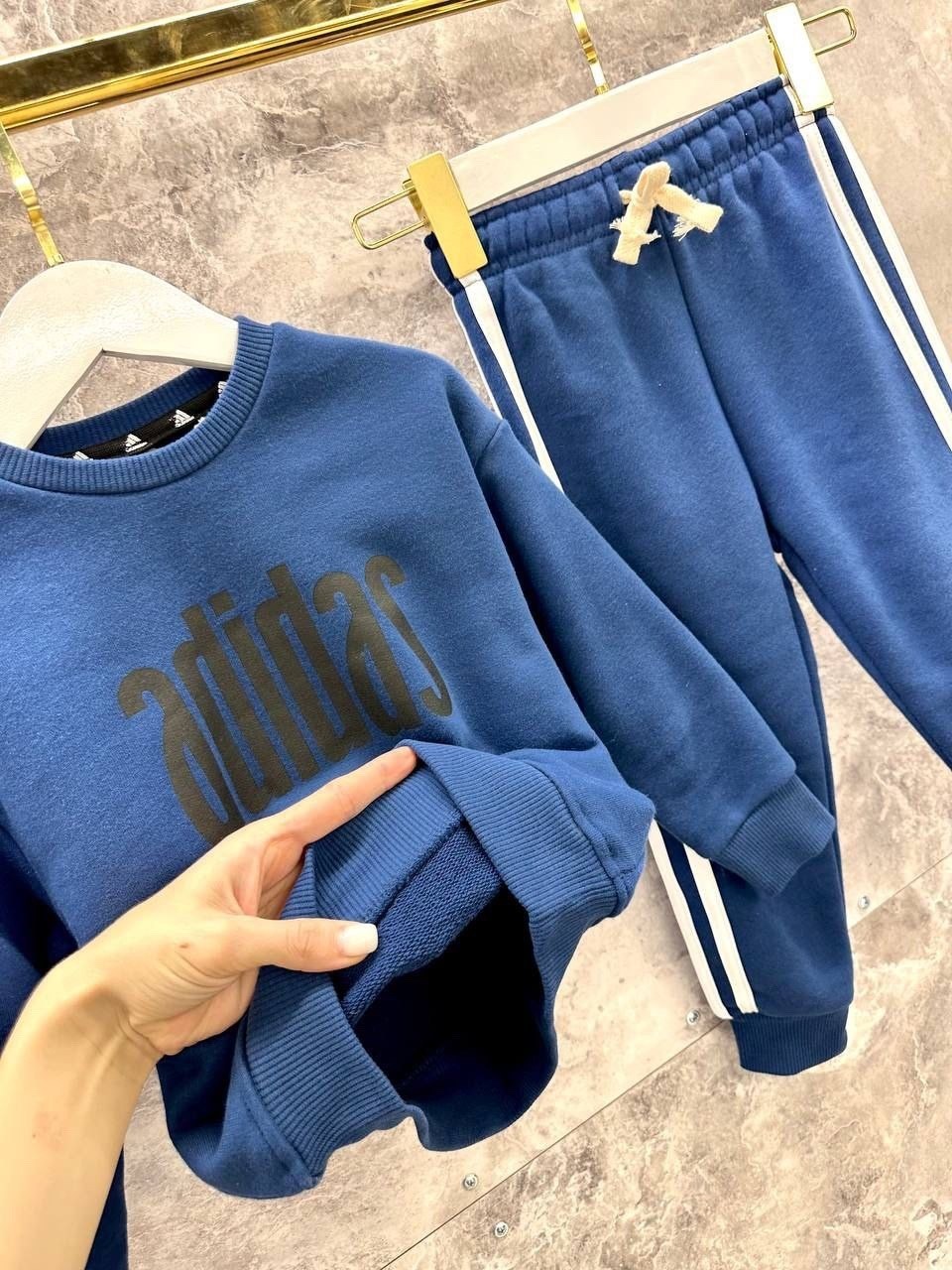 костюм адидас детский синий ориджинал,спортивный костюм adidas originals,спортивный синий адидас костюм для мальчика,синие детские комплекты и костюмы для мальчиков adidas originals,детский спортивный
