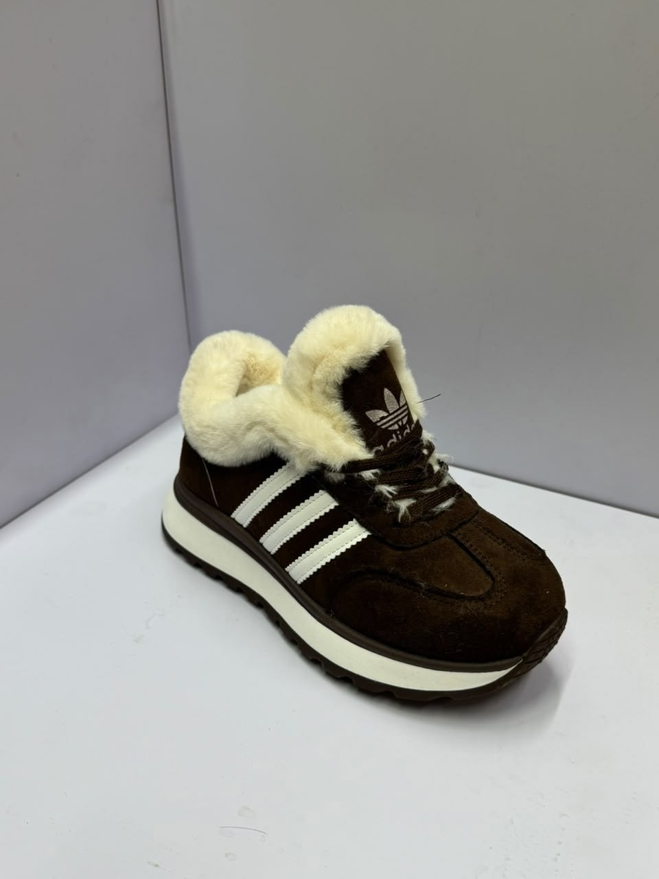 кроссовки зимние высокие adidas zx 750 с мехом,кроссовки adidas зимние женские на меху,замшевые кроссовки adidas зимние высокие с мехом,кроссовки зимние,кроссовки зимние женские