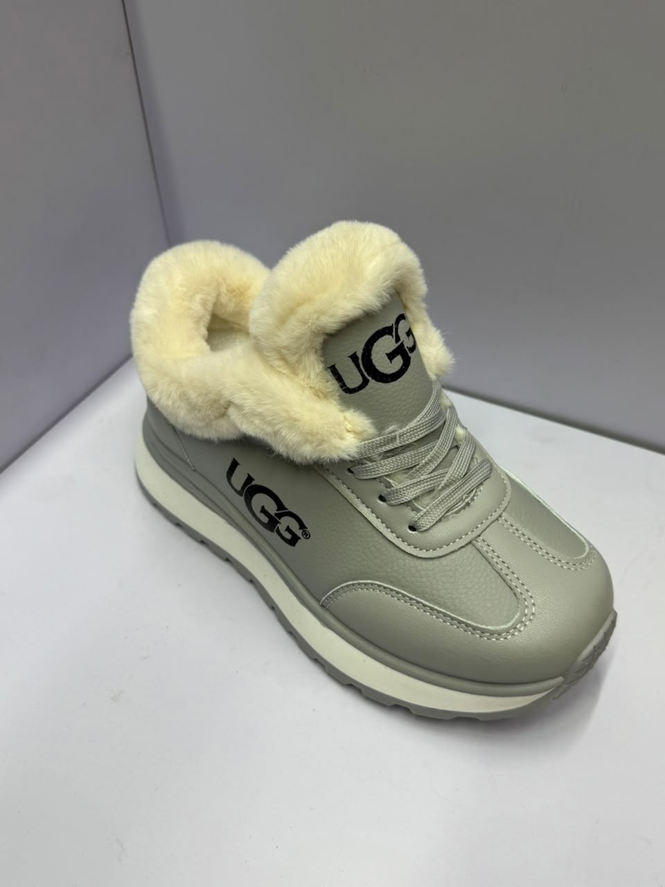 кроссовки зимние высокие adidas zx 750 с мехом,кроссовки adidas зимние женские на меху,замшевые кроссовки adidas зимние высокие с мехом,кроссовки зимние,кроссовки зимние женские