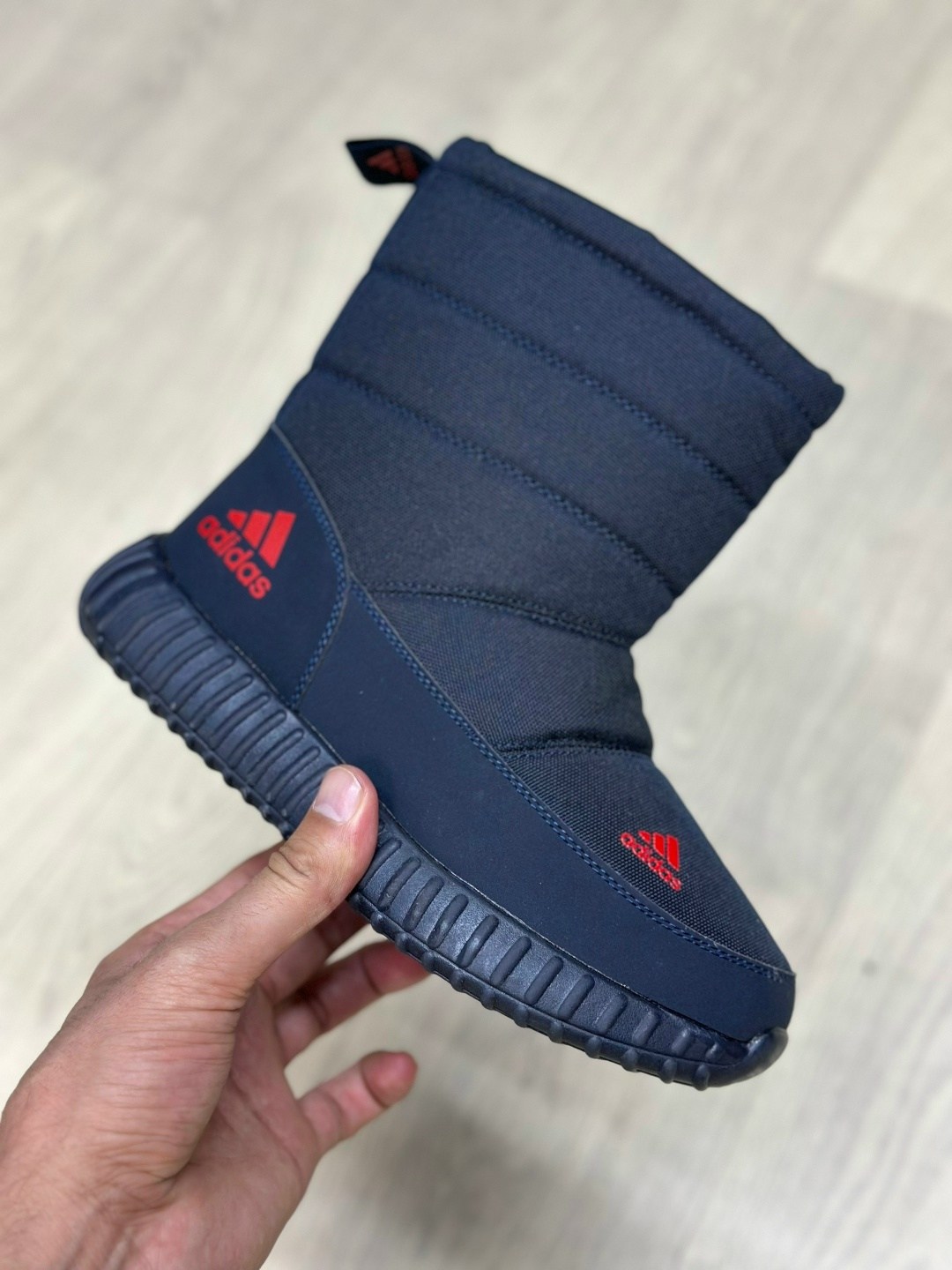 дутыши женские зимние адидас,дутики adidas,дутики женские,дутики женские красные адидасы,дутики адидас женские