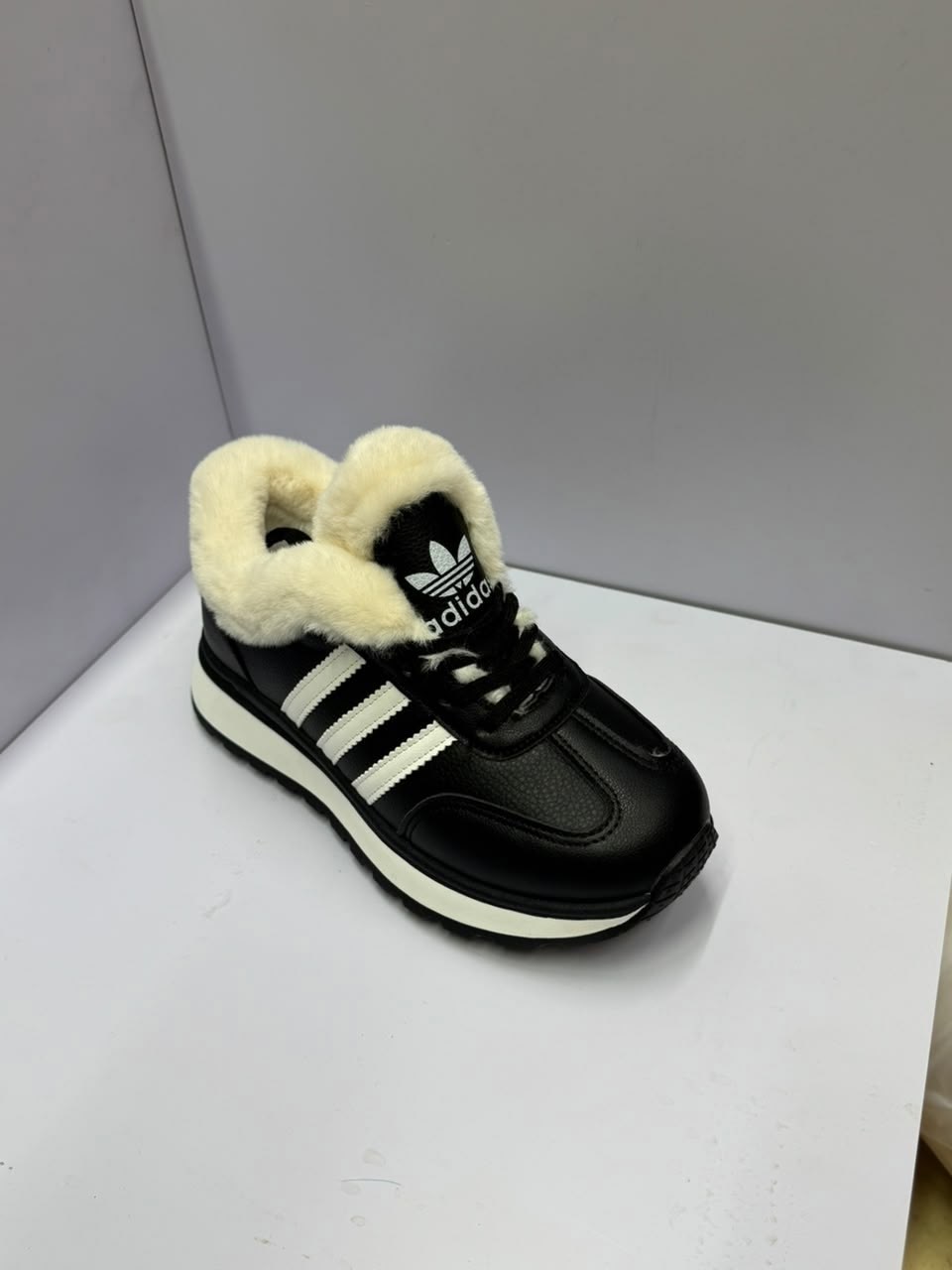 кроссовки зимние высокие adidas zx 750 с мехом,кроссовки adidas зимние женские на меху,замшевые кроссовки adidas зимние высокие с мехом,кроссовки зимние,кроссовки зимние женские